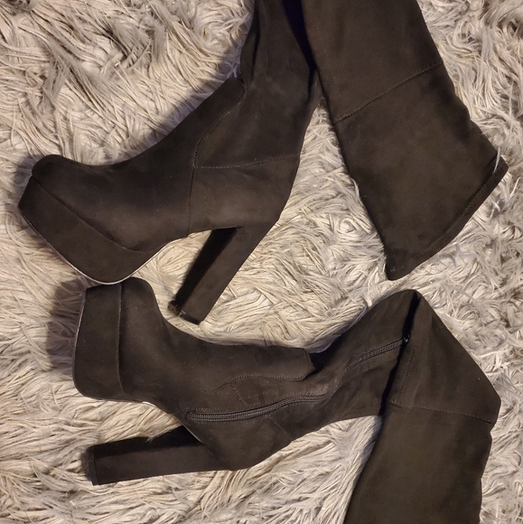 SOLD - Picture 2 of 5